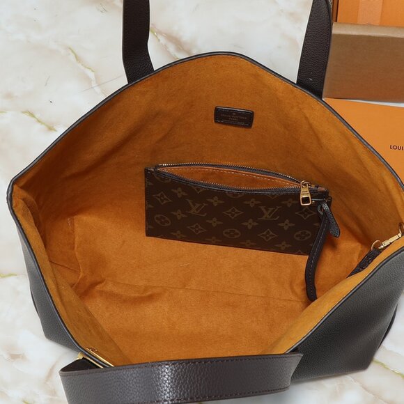 Louis Vuitton Black Grained Calfskin Low Key Cabas MM - Picture 9 of 9